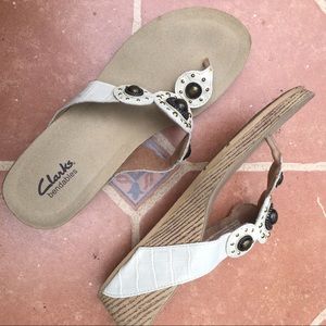 CLARK'S Bendibles Cream, Faux Embossed Platform